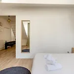 Angelina 2 Minutes De La Vieille Apartamento *
